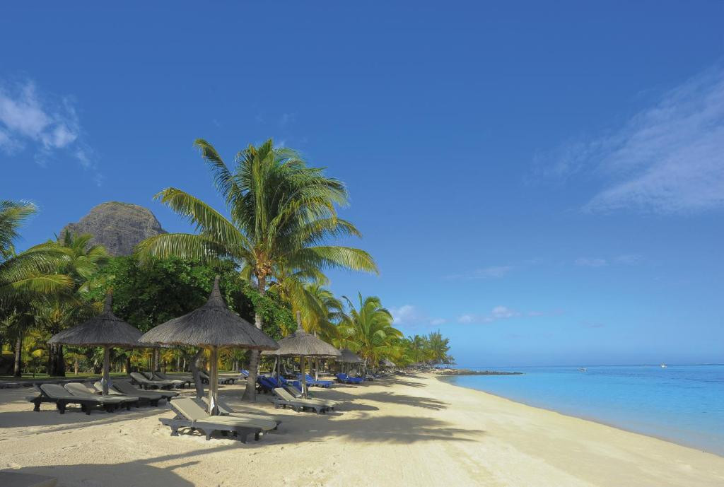 Paradis Beachcomber Golf Resort & Spa 5*