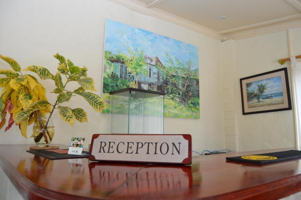 Carana Hilltop Villa 4*