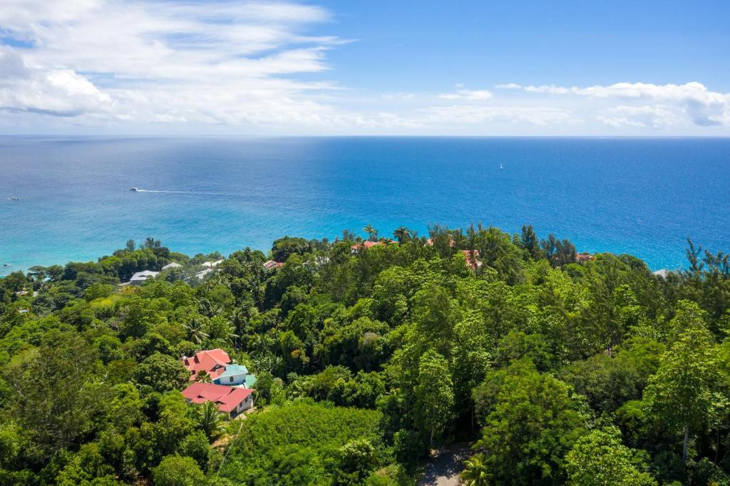 Carana Hilltop Villa 4*