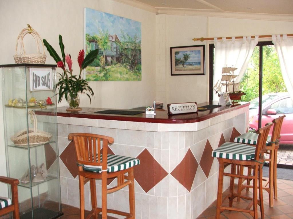 Carana Hilltop Villa 4*