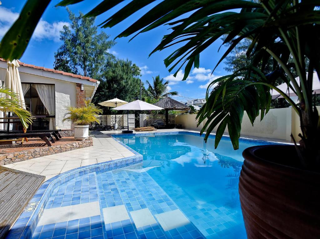 Carana Hilltop Villa 4*