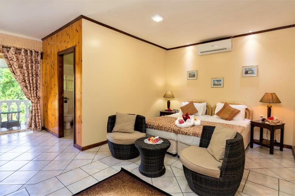 Carana Hilltop Villa 4*