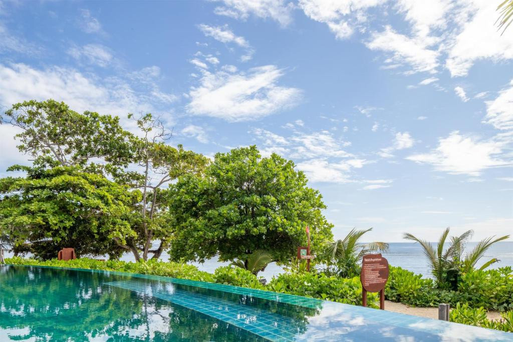 Doubletree By Hilton Seychelles Allamanda Resort & Spa 4*