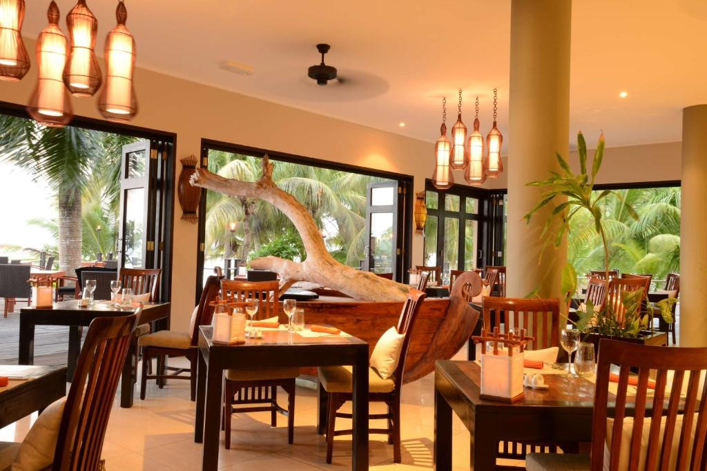 Doubletree By Hilton Seychelles Allamanda Resort & Spa 4*