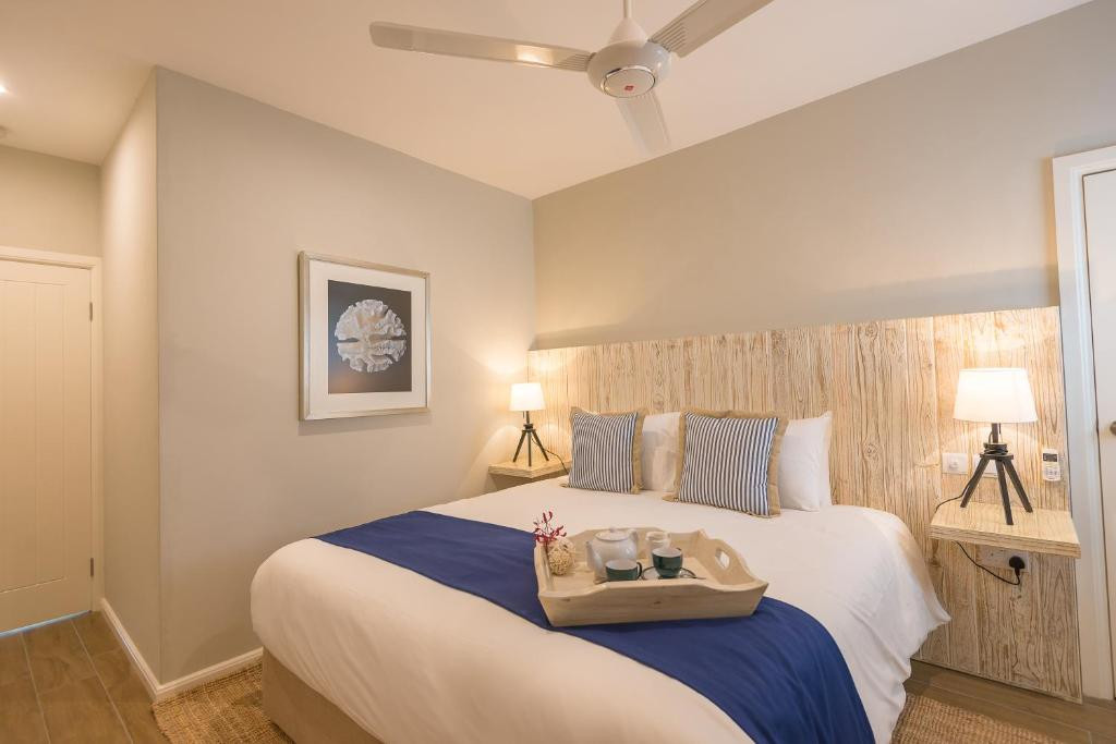 Le Nautique Luxury Beachfront Apartments