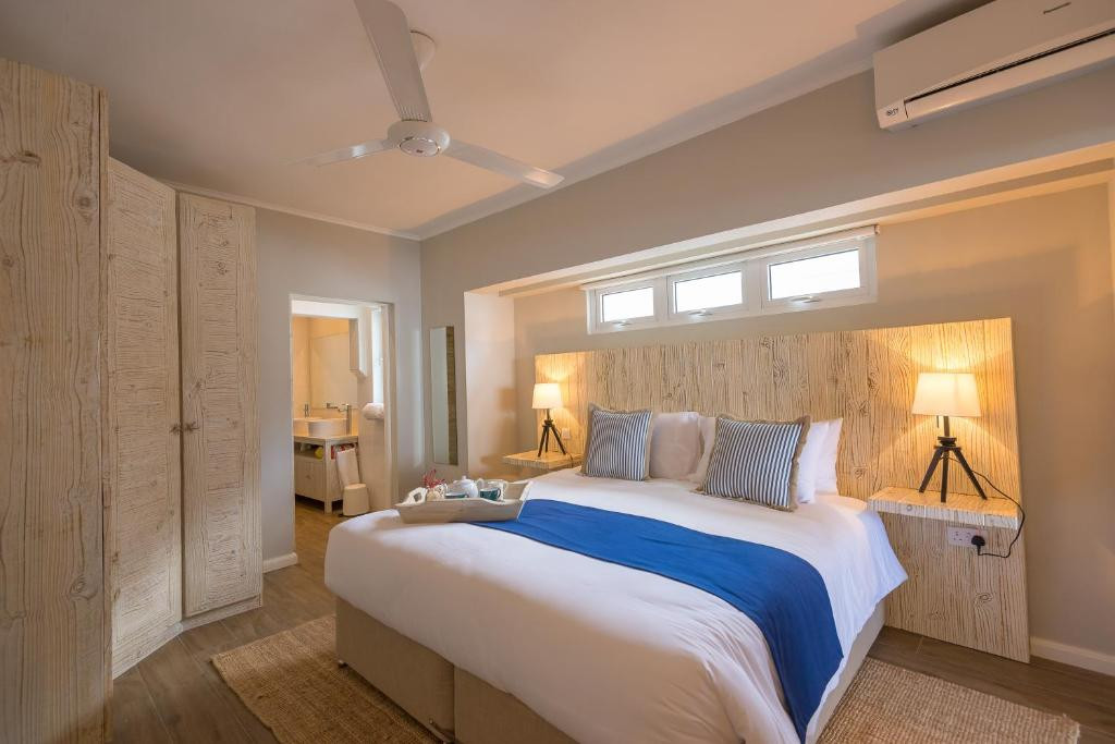 Le Nautique Luxury Beachfront Apartments