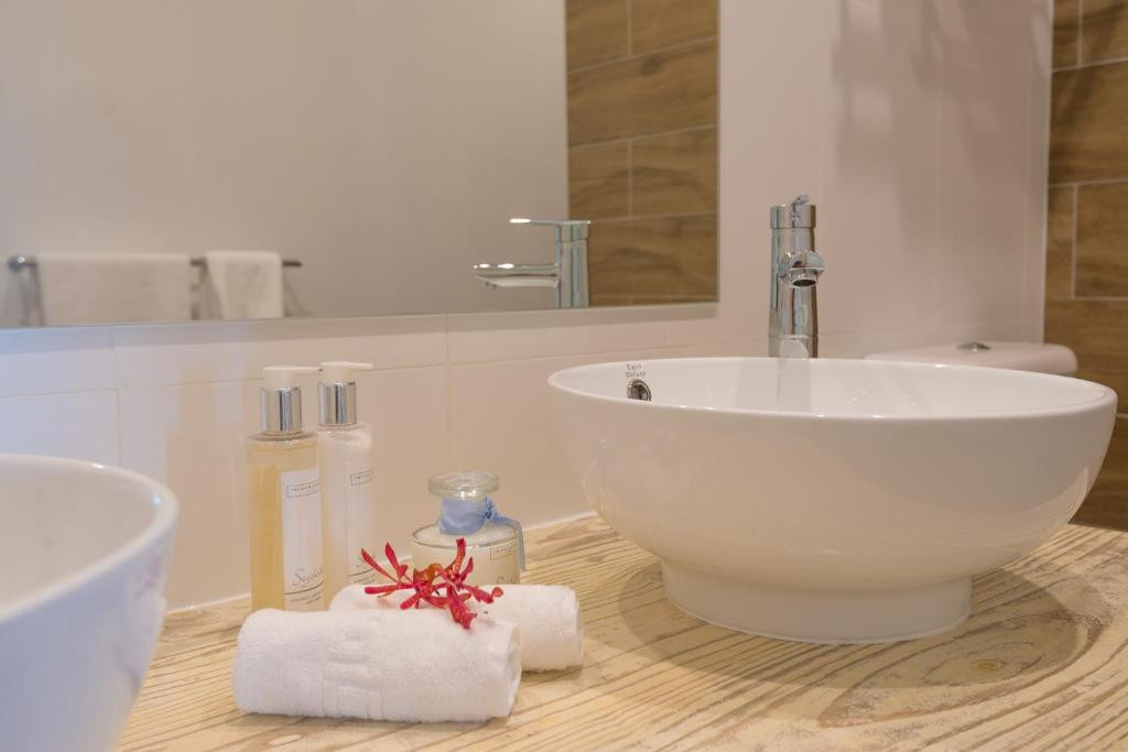 Le Nautique Luxury Beachfront Apartments