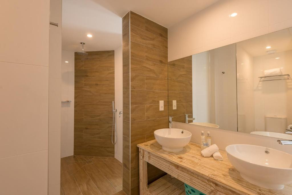 Le Nautique Luxury Beachfront Apartments