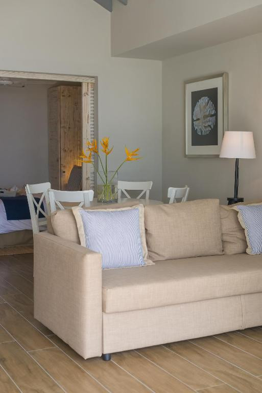 Le Nautique Luxury Beachfront Apartments