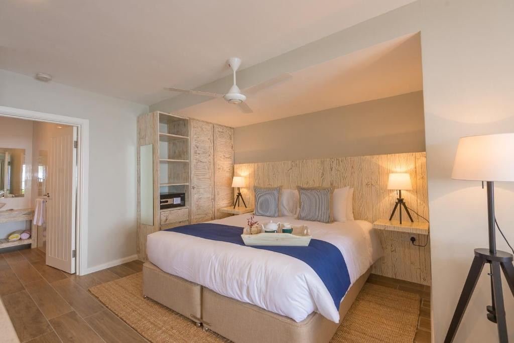 Le Nautique Luxury Beachfront Apartments
