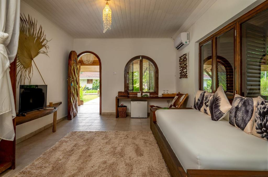 Bliss Hotel Praslin 3*