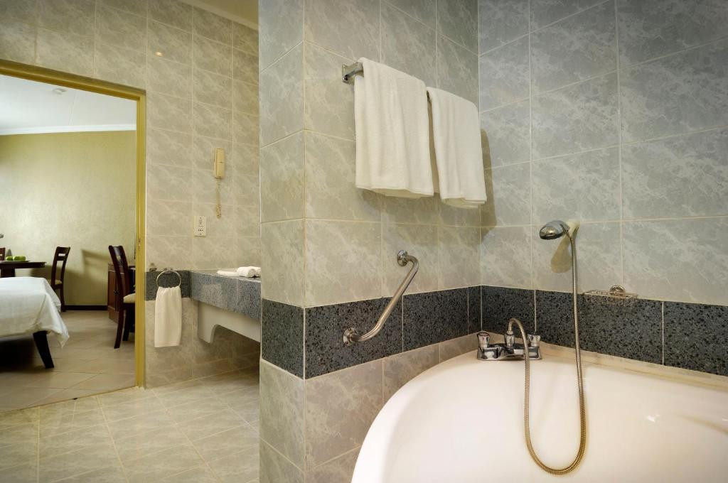 Berjaya Beau Vallon Bay Resort & Casino 4*