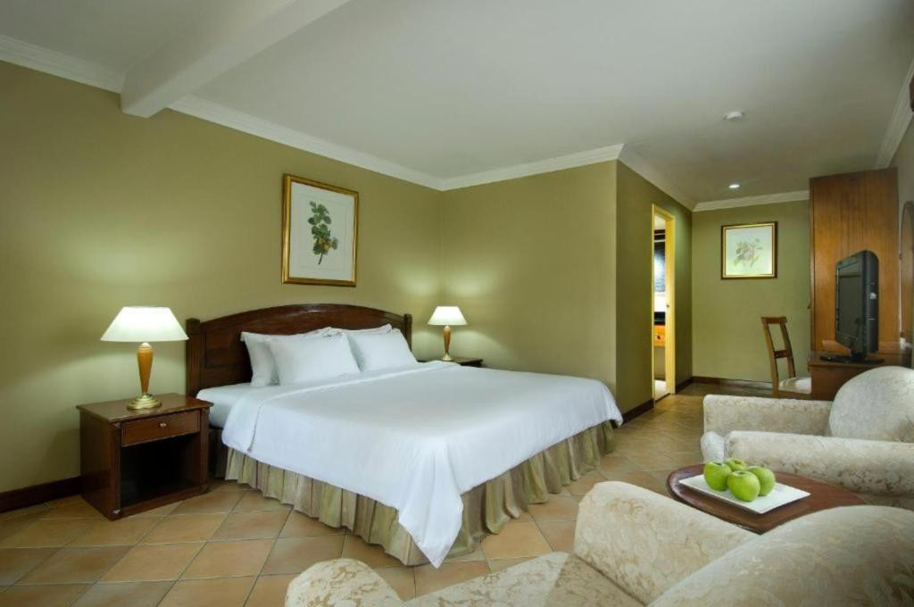 Berjaya Beau Vallon Bay Resort & Casino 4*