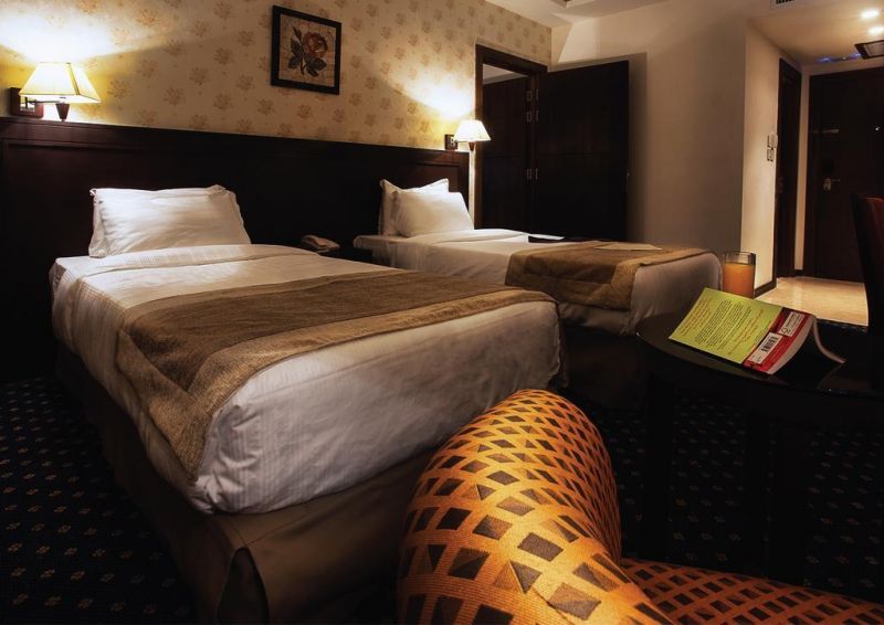 Seven Roses Hotel 4*