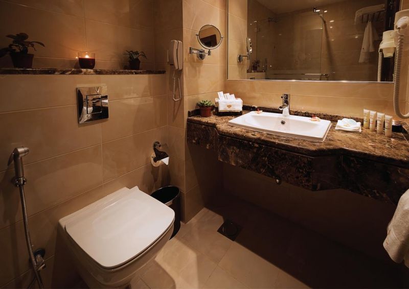 Seven Roses Hotel 4*