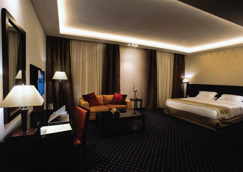 Seven Roses Hotel 4*