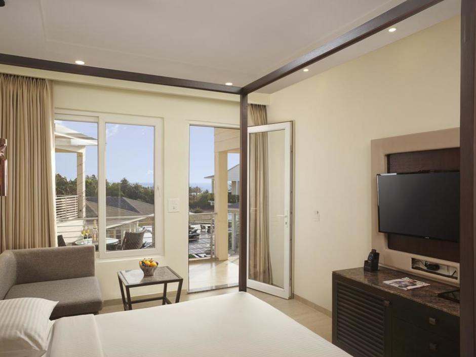 The Acacia Morjim Oceanfront 4*