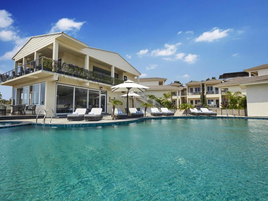 The Acacia Morjim Oceanfront 4*