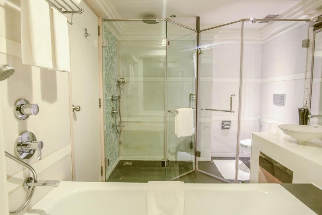 Caravela Beach Resort (Ex. Ramada Caravella) 4*