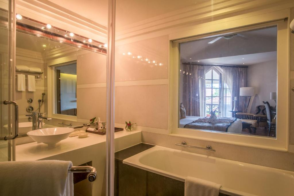 Caravela Beach Resort (Ex. Ramada Caravella) 4*
