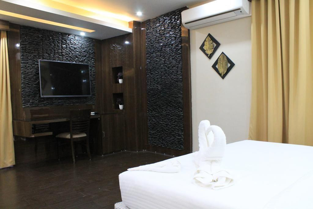 Ansh Hotel 2*