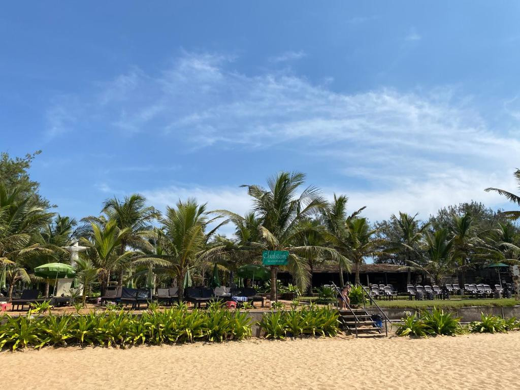 Chalston Beach Resort 3*