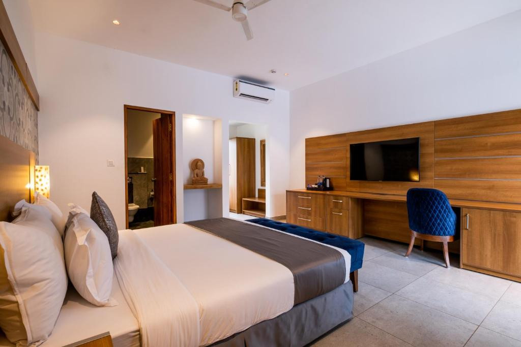 Chalston Beach Resort 3*