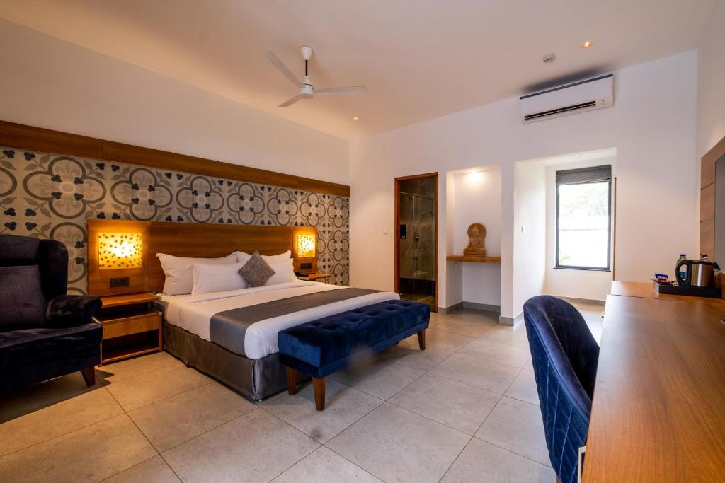 Chalston Beach Resort 3*