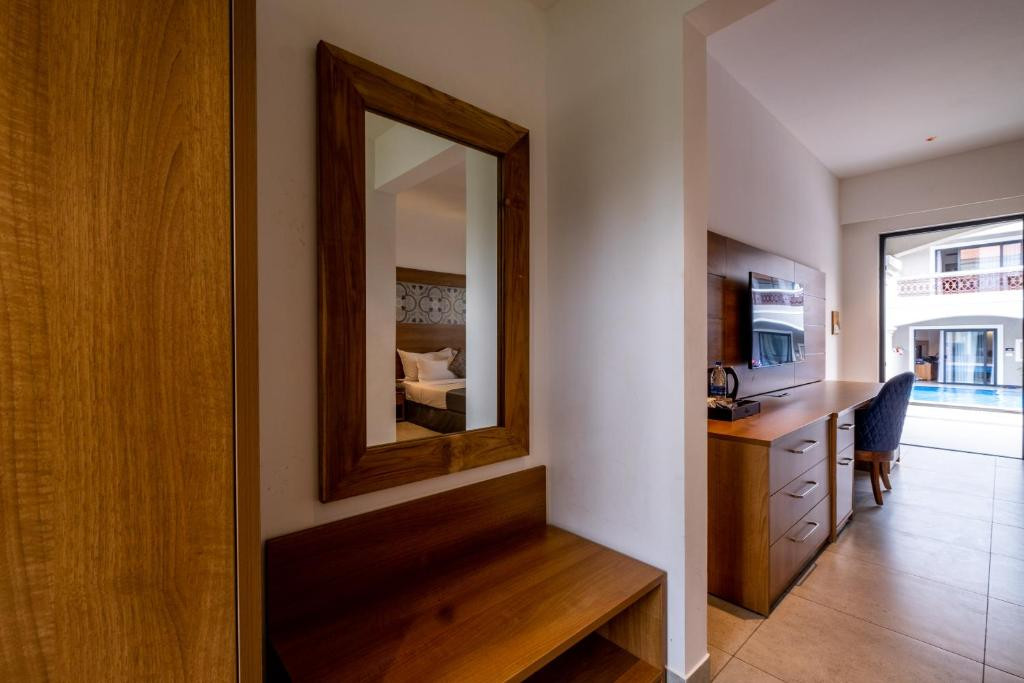 Chalston Beach Resort 3*