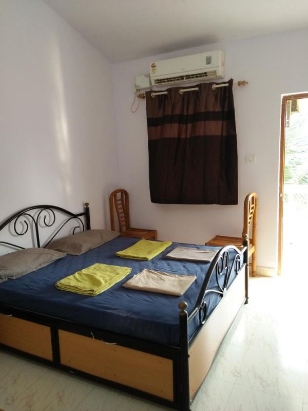 Elroy Guest House 2*