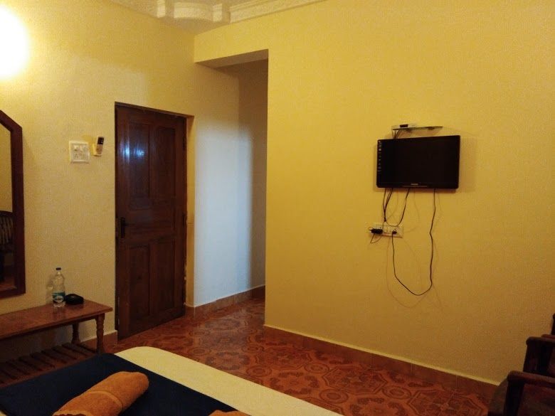 Hills Den Guest House 1*
