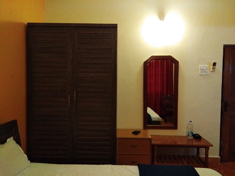 Hills Den Guest House 1*