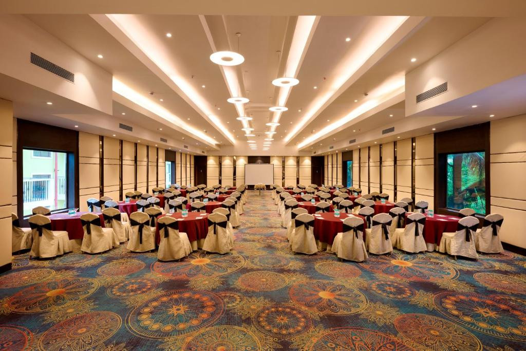 Sea Breeze Sarovar Portico (Ex. Sea Breeze Max Resort & Spa) 3*