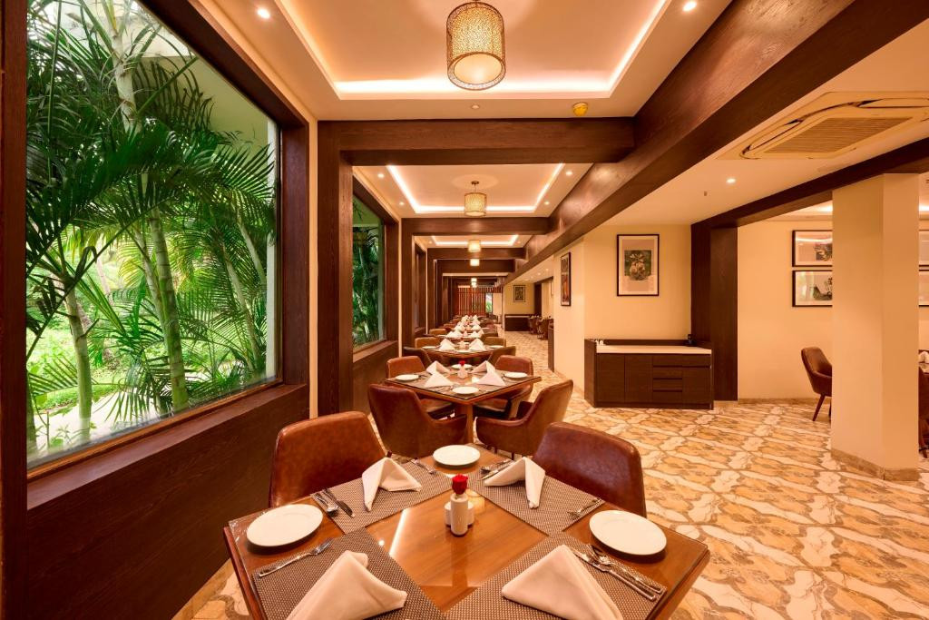 Sea Breeze Sarovar Portico (Ex. Sea Breeze Max Resort & Spa) 3*