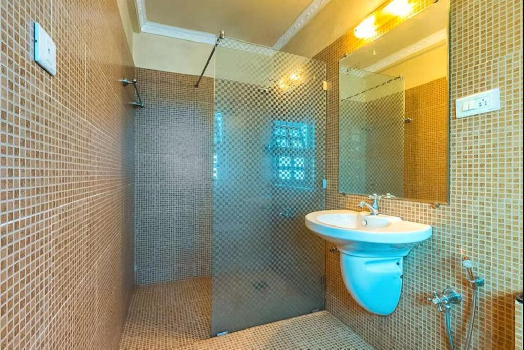 Mayflower Beach Resort 3*