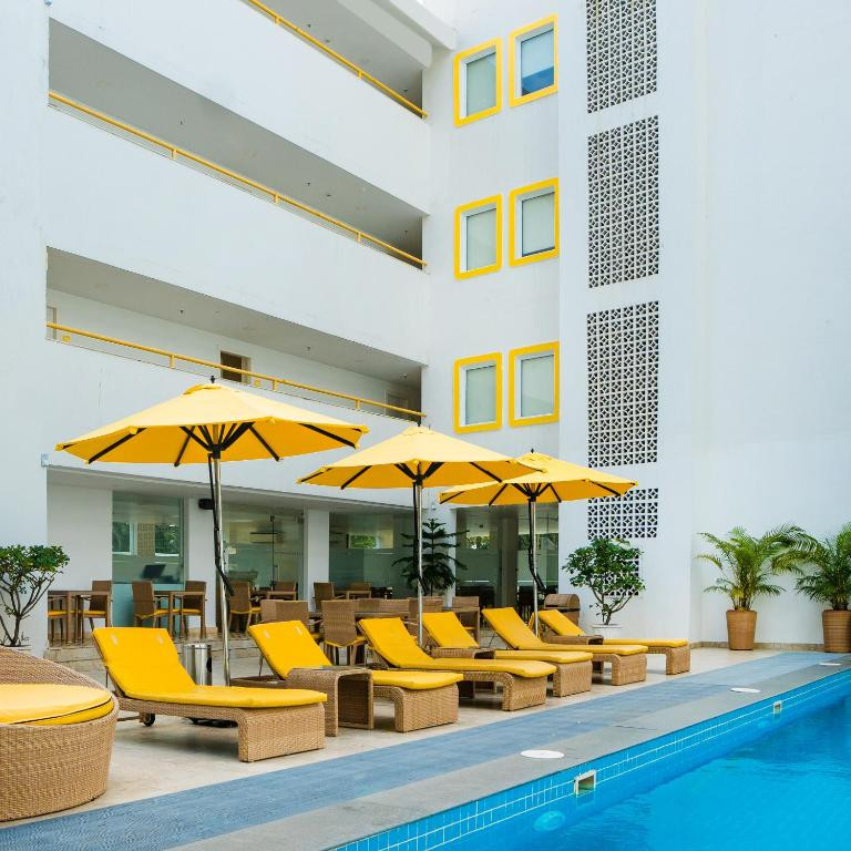Bloomrooms Calangute 4*