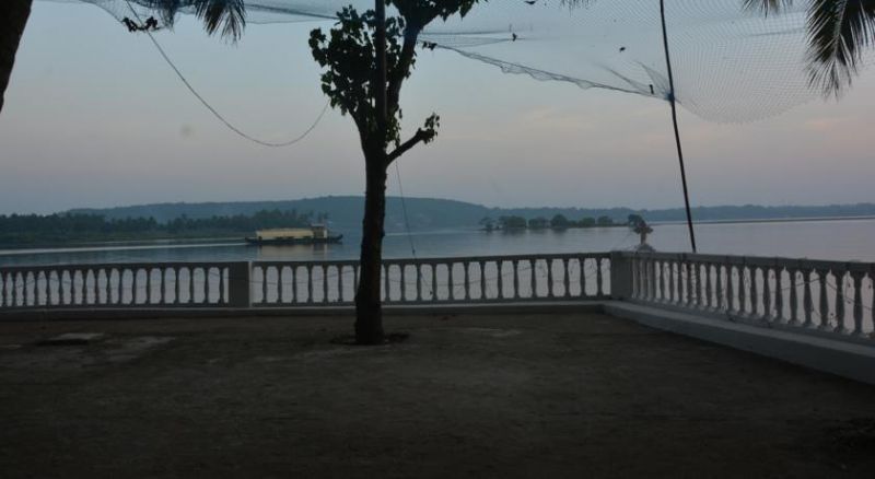 Pauline River Front Guesthouse 1*