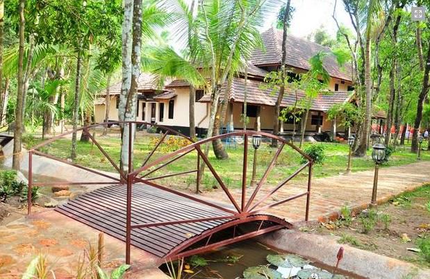 Perumbayil Ayurveda Mana 2*