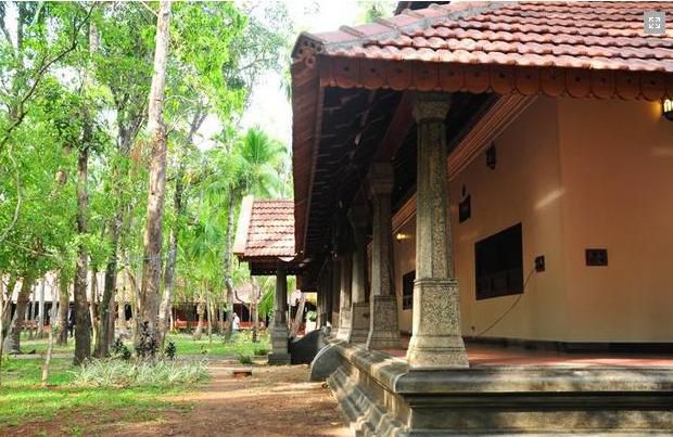 Perumbayil Ayurveda Mana 2*