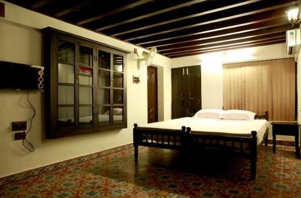 Perumbayil Ayurveda Mana 2*