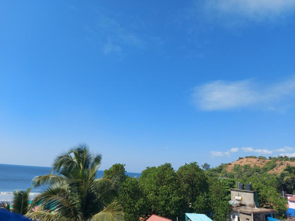 Red Rock Beach Hotel 2*