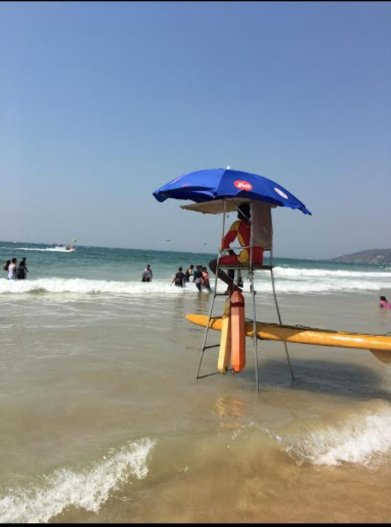 Red Rock Beach Hotel 2*