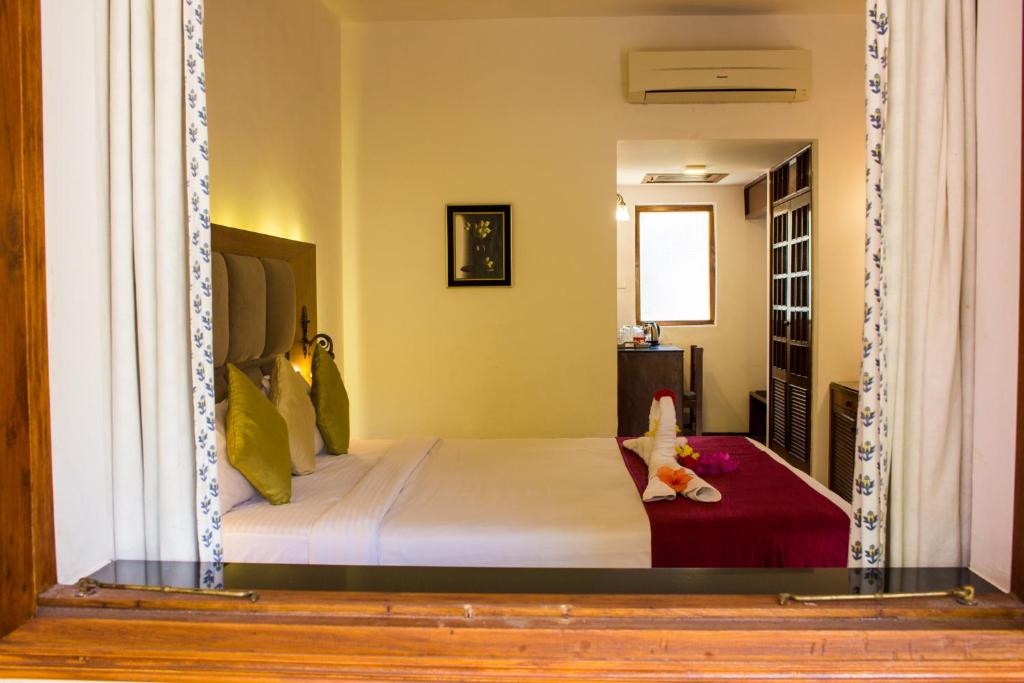 Shikara Beach Resort (Ex. Luisa By The Sea) 3*