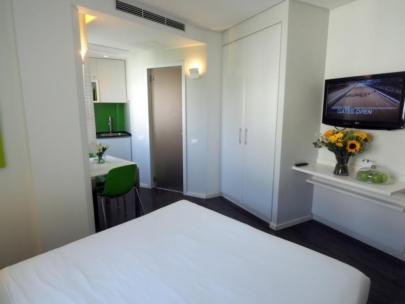 130 Rock Apartments 3*