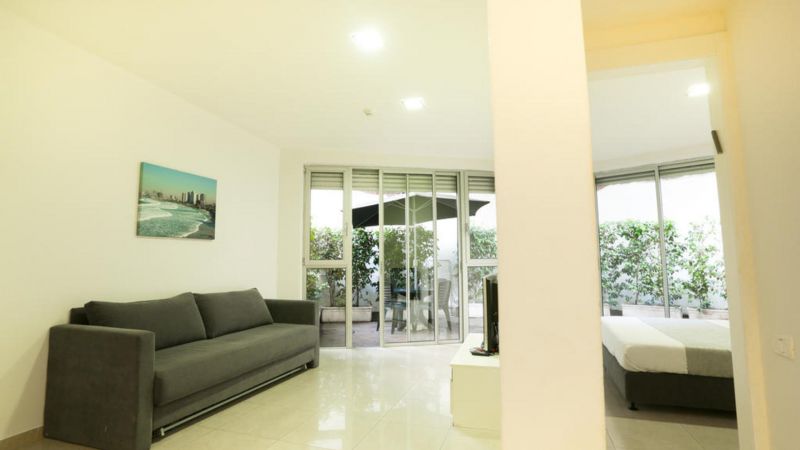 Sea Land Apartments