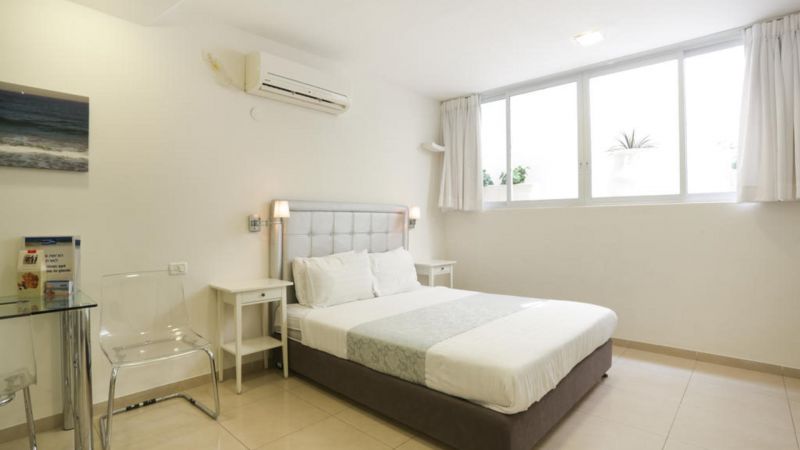 Sea Land Apartments