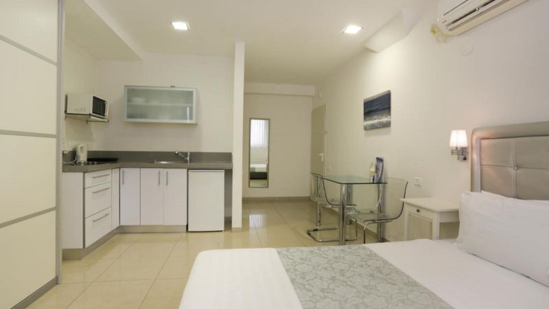Sea Land Apartments