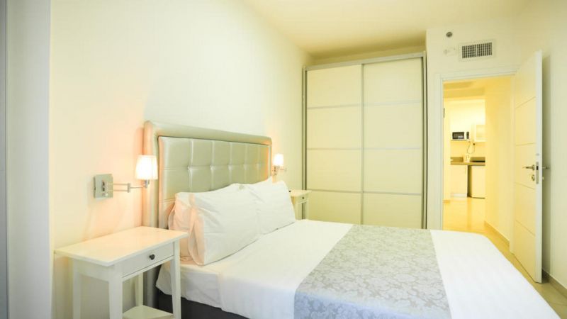 Sea Land Apartments