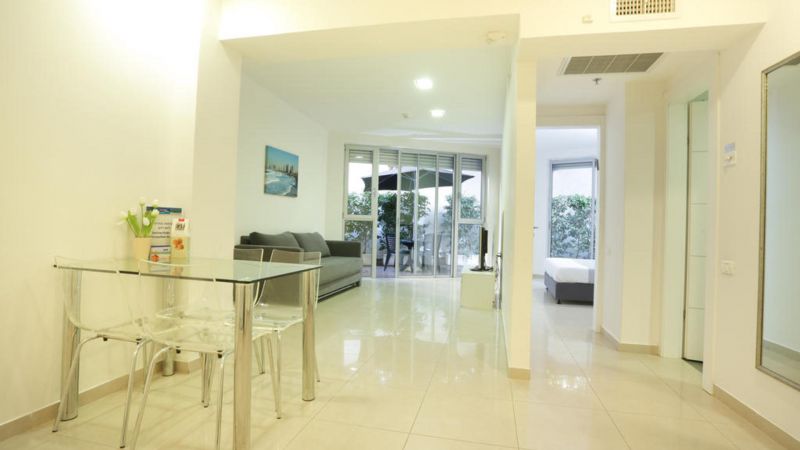 Sea Land Apartments