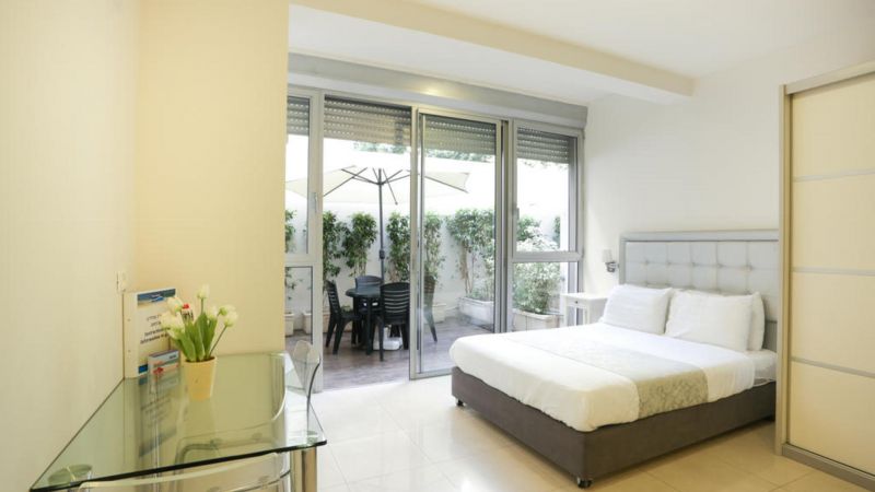 Sea Land Apartments